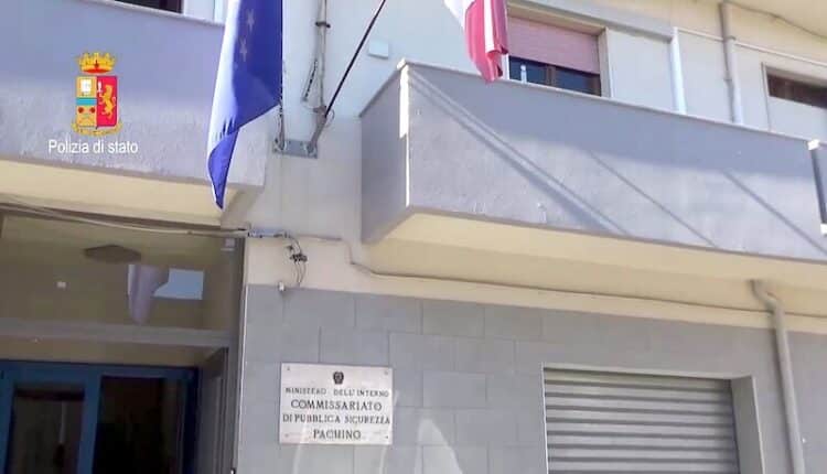 Pachino, fanno esplodere un ordigno, denunciati 2 giovani