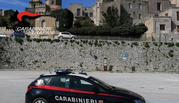 Trapani, evade dai domiciliari, i Carabinieri lo trovano in giro con lo scooter e lo arrestano