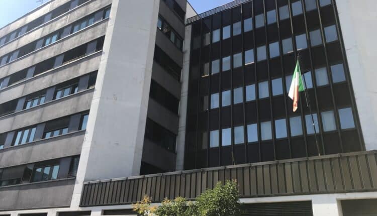 Vicenza, esibisce un passaporto falso, arrestato cittadino della Guinea