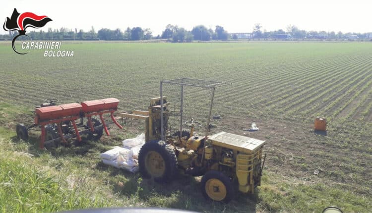 Bologna, ustionato da una fiammata mentre faceva rifornimento al trattore, 80enne gravemente ferito