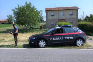 Bologna, Carabinieri hanno eseguito i rilievi necessari per appurare le modalità di un incidente stradale sulla “Strada Provinciale 255 – Via Persiceto”