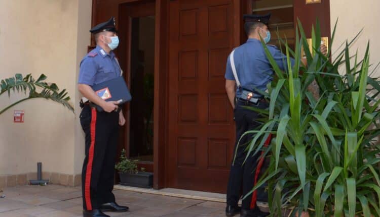 Cagliari, provvedimento cautelare. L’uomo ha posto in essere atti persecutori nei confronti dell'ex moglie