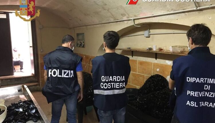 Taranto, sequestrati 300 chili di cozze in pessimo stato di conservazione