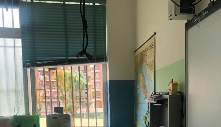 Napoli, un' ennesima ferita alla scuola: questa volta a farne le spese sono i bambini e le bambine della comunità educante dell'IC Mastriani di via Poggioreale.