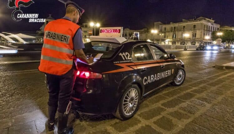 SIRACUSA. CARABINIERI ARRESTANO SCIPPATORE.
