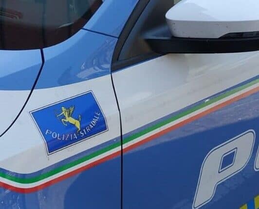 Torino: Polizia di Stato e Carabinieri soccorrono giovane che sta tentando il suicidio I fatti accaduti ieri pomeriggio sulla passerella di piazza Chiaves