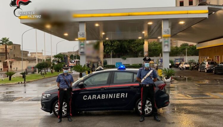 Palermo, miravano agli incassi dei distributori di benzina: 4 arresti