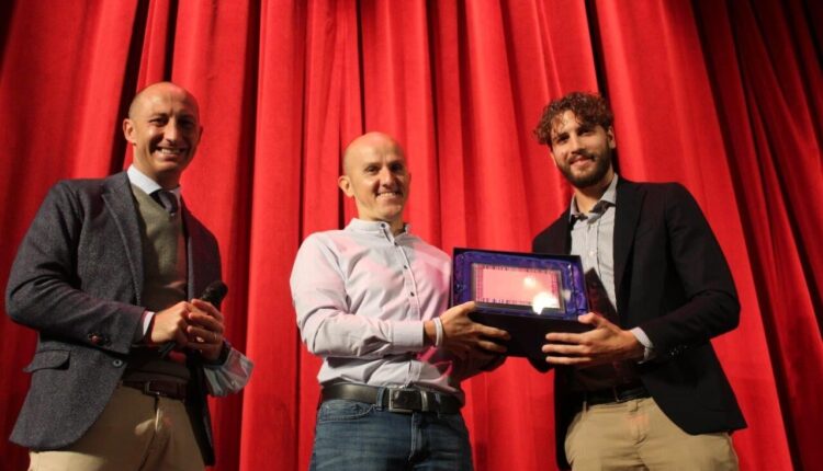 Lecco, Manuel Locatelli incontra gli studenti della media Nava