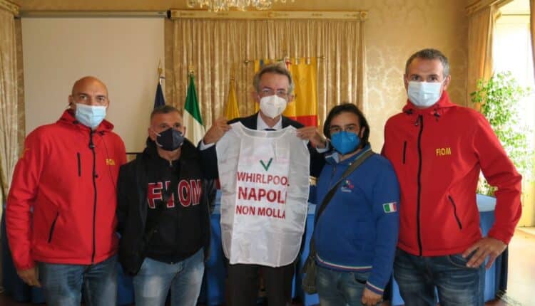 Napoli, il Sindaco Manfredi incontra i lavoratori della Whirpool e i sindacati confederali e di categoria