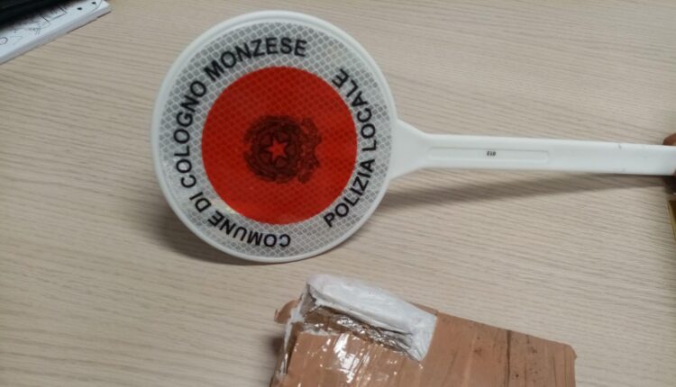 Cologno Monzese (Milano), le Polizie Locali di Cologno e Sesto "scovano" e sequestrano mezzo chilo di droga Cobret