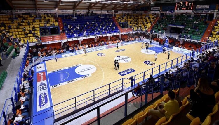 Brindisi, D.A.Spo per un tifoso per cori razzisti durante partita di Basket