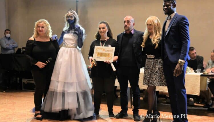 Milano, cerimonia di consegna degli attestati Art Academy. Un riconoscimento speciale da La Milano