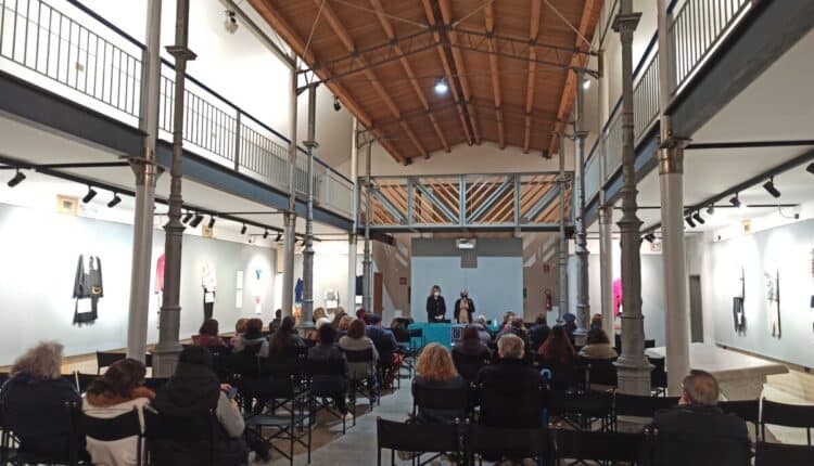 Rovigo, inaugurata la mostra "Com'eri vestita?"