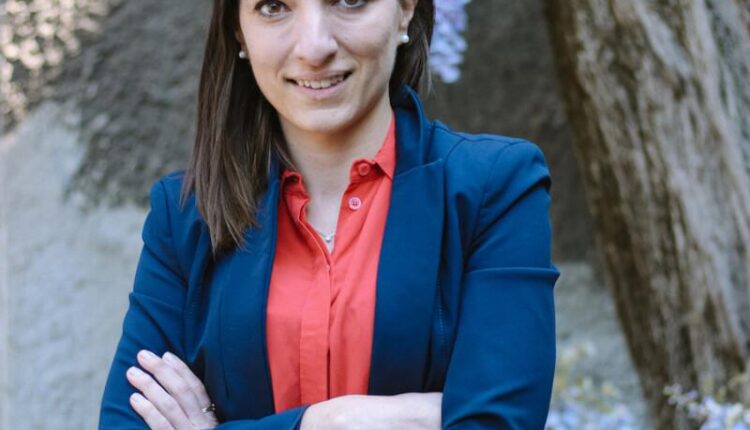 Lecco, i giovani contro la violenza sulle donne nell'iniziativa "Per un filo rosso"