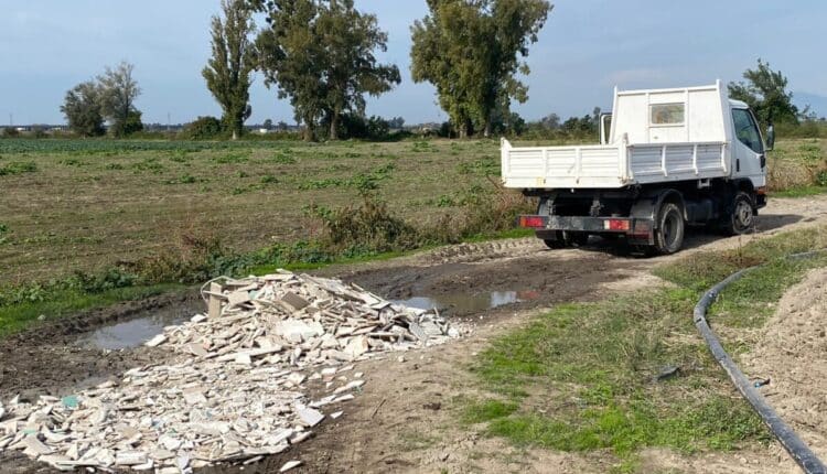 Caserta, sequestrato autocarro per smaltimento illecito di rifiuti