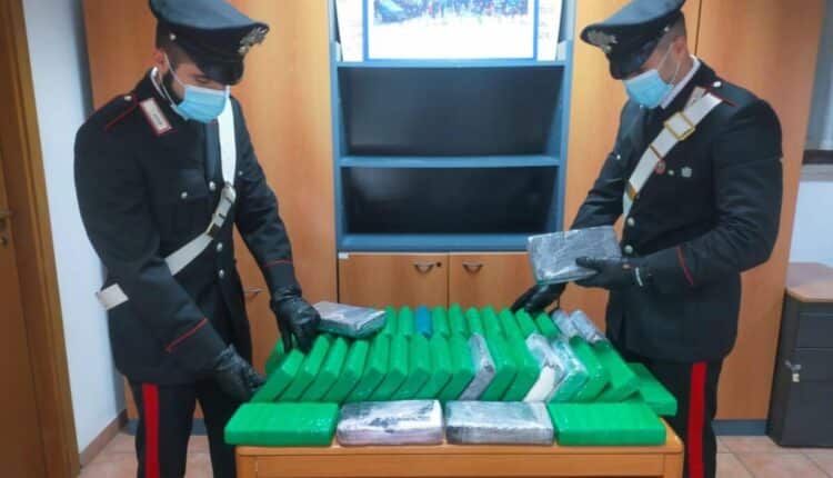 Roma, maxi sequestro di droga che immessa sul mercato avrebbe fruttato oltre due milioni di Euro