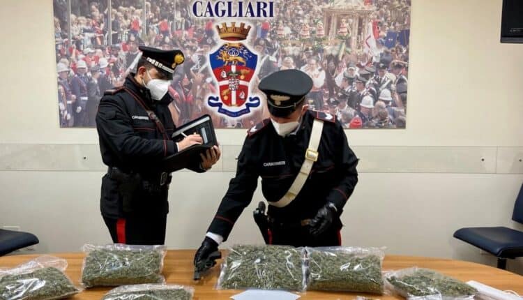 Cagliari, trovati in possesso di 3 kg di Marijuana e cocaina. Arrestati due pregiudicati dai Carabinieri