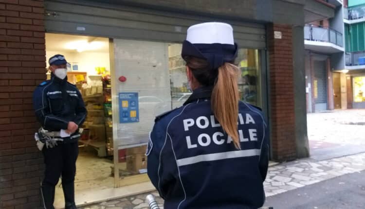 Lavoro nero, cinque casi individuati dalla Polizia Locale di Modena