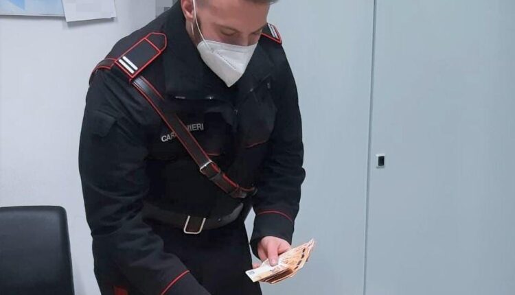 Bologna, spaccio di droga: i Carabinieri arrestano un uomo