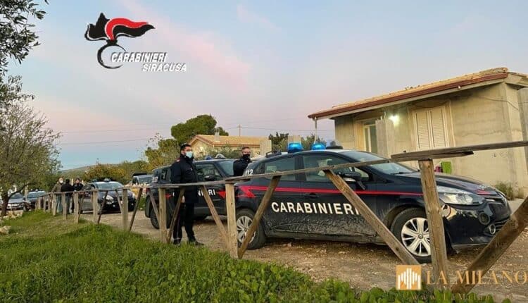 Siracusa, ucciso giovane nomade e durante perquisizione i Carabinieri trovano armi in quantità