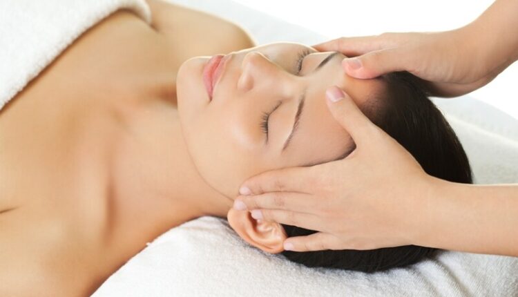 Collagene, come integrarlo per difendere pelle, capelli e unghie