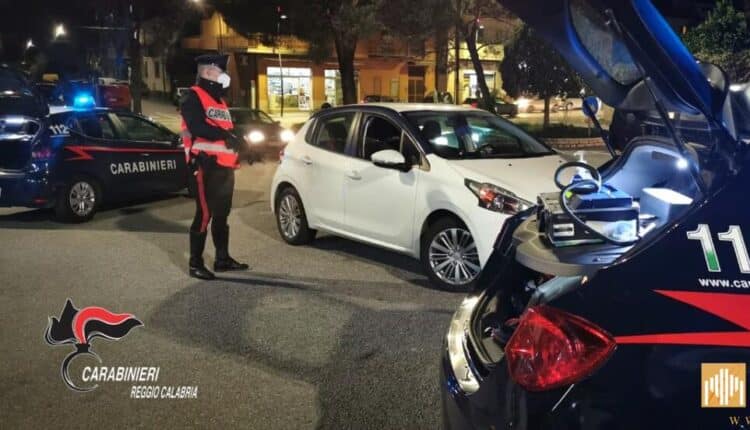 Reggio Calabria, stretta sulla movida. Chiuse tre attività commerciali