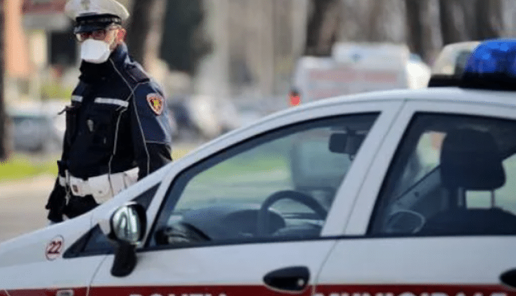 Arezzo, rubava nei negozi del centro: individuato grazie alla collaborazione dei negozianti e arrestato