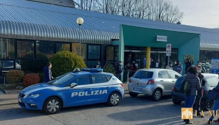 Pordenone, bloccata manifestazione NoVax: volevano occupare l'Ospedale civile della città