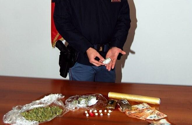 Cremona, la Polizia di Stato trova in casa quasi tre etti di droga: arrestato un 21enne