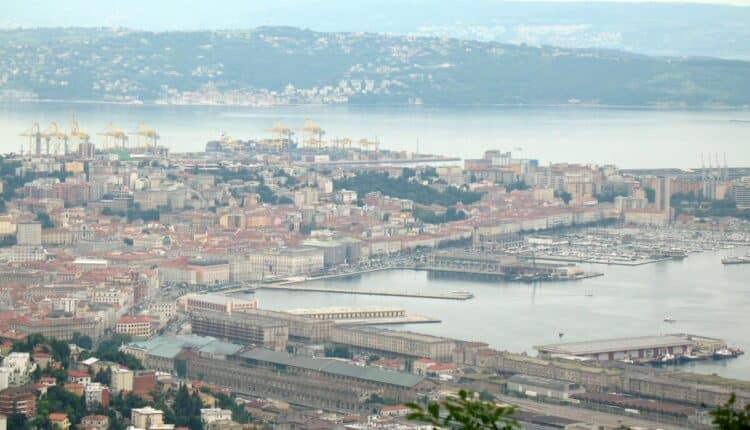 Trieste, prostituzione nel centro massaggi: sequestrato il locale e i proventi