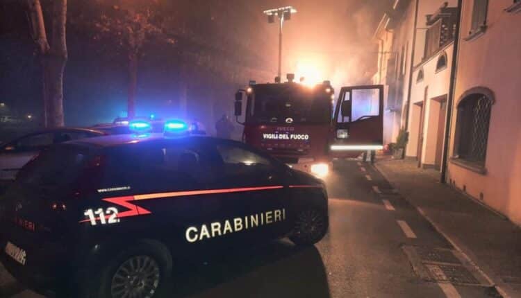 Bologna, incendio in abitazione, salvata una famiglia e un disabile 83enne