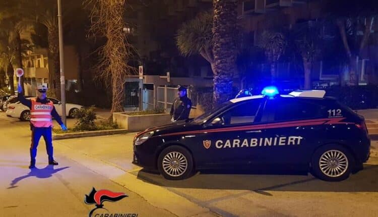 Trapani, rubano una macchina e si schiantano a forte velocità contro 3 macchine