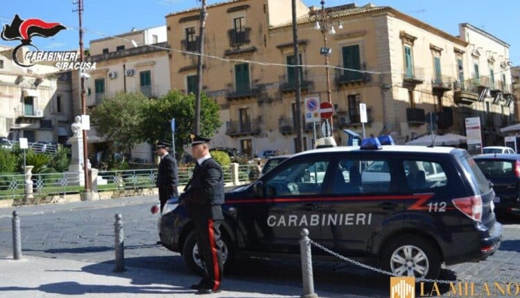 Noto, la folle corsa di un giovane termina contro il muro di cinta di una scuola