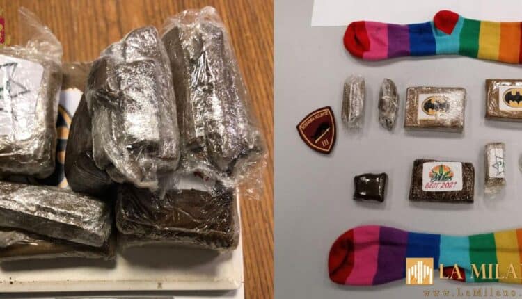 Genova, intervengono per una lite e trovano la droga in due calzini