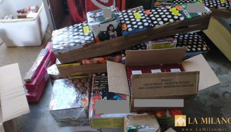 Foggia, teneva illegalmente 42kg di fuochi d'artificio nel box