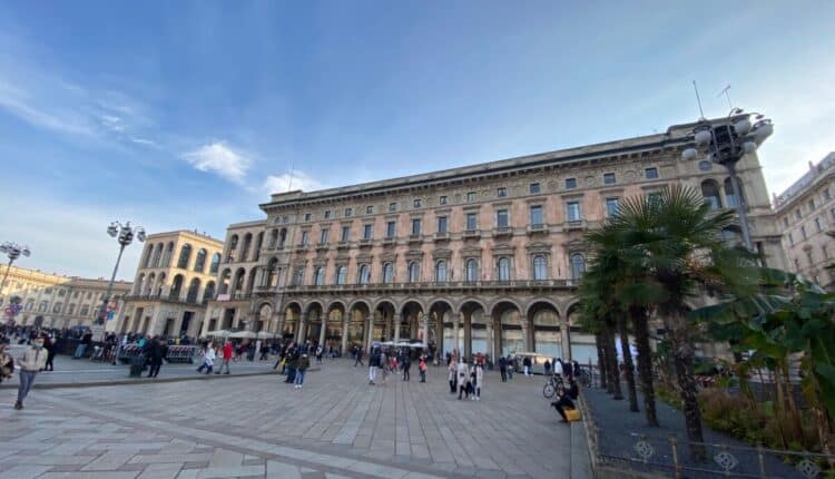 Milano, il Comune cerca investitori per il palazzo con vista sul Duomo