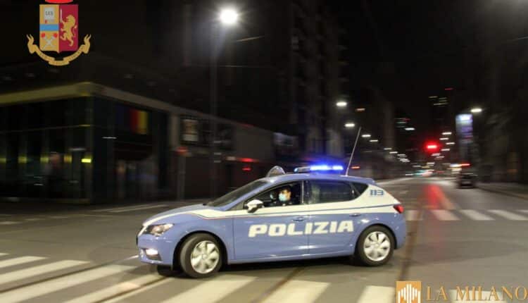 Napoli, rubano in un appartamento e tentano di sfuggire al controllo. Arrestati