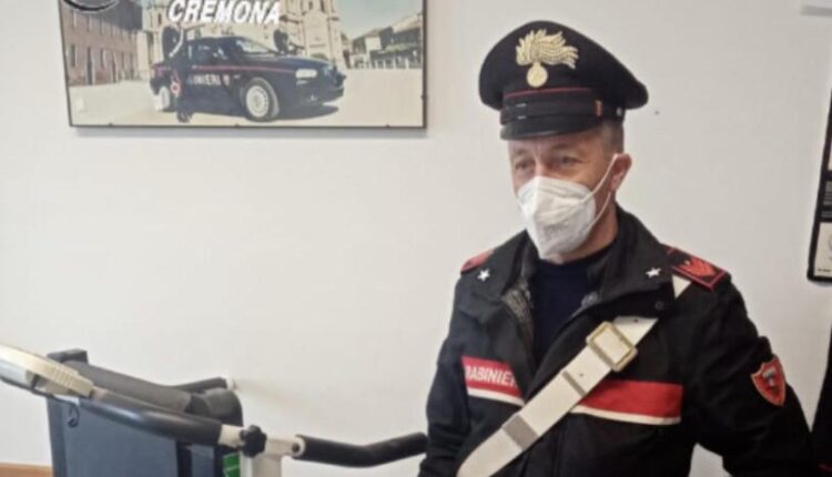 Crema, intercettata un’auto in uso a presunti autori di furti in abitazione: fermato solo un 19enne che trasportava della merce rubata