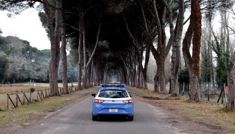 Busto Arsizio, pusher conosciuto come "Rasta" consegnava dosi di cocaina, eroina e hashish al confine con il bosco