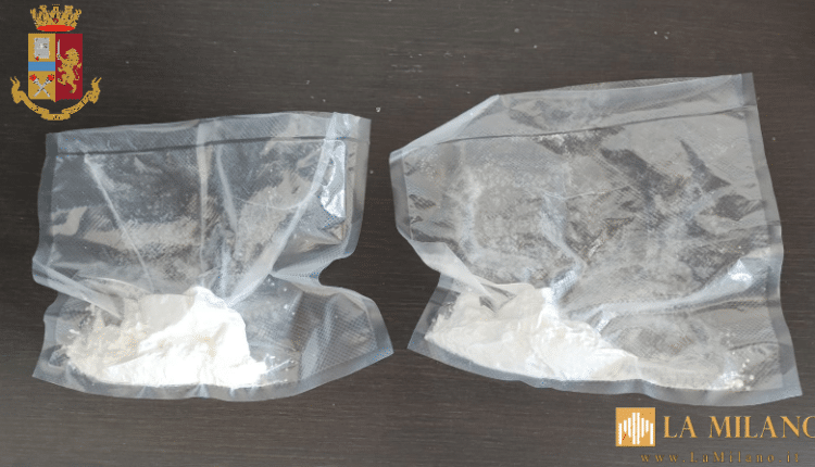 Torino, 43enne nascondeva della droga nel ripostiglio: ritrovati due sacchetti sottovuoto con 120 g di cocaina