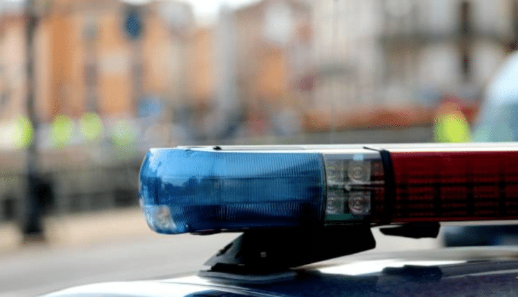 Milano, repentina protesta presso il cortile di via Soderini esponendo degli striscioni e imbrattando le vetrine dell'agenzia AFOL Metropolitana.