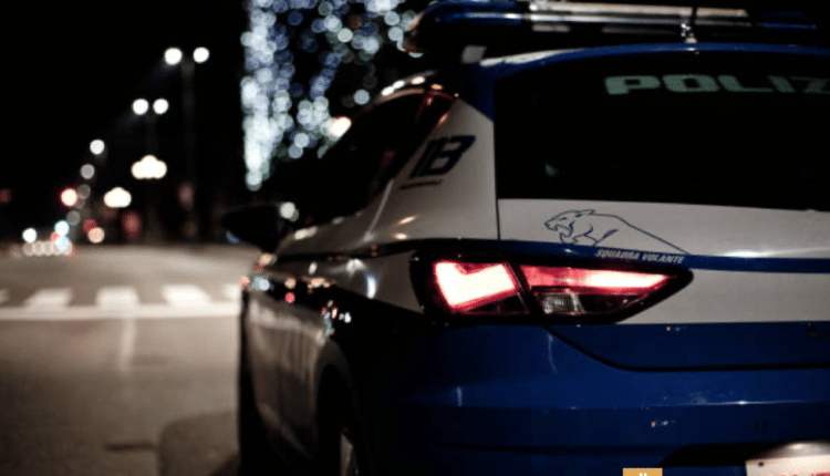 Venezia, due 15enni colti mentre danneggiavano con un martello 13 auto in sosta