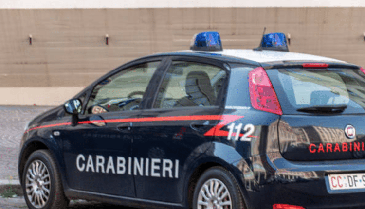 Reggio Emilia, uomo utilizza un cellulare rubato per trasmettere dei documenti per indurre una donna al matrimonio per ottenere la cittadinanza