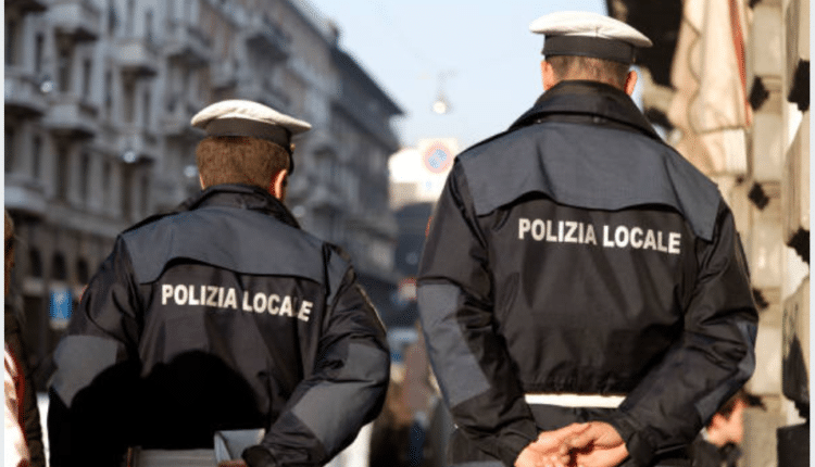 Bologna, una signora aiutata dalla Polizia Locale nella ricerca del cane e del marito malato di Alzheimer