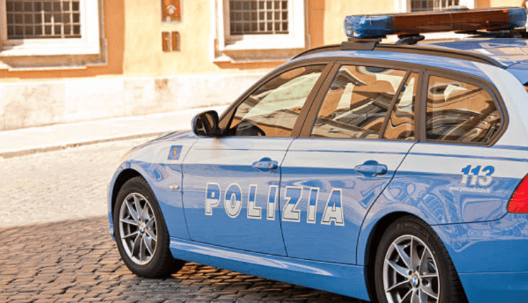 Napoli, 43enne con precedenti ruba una televisione da una stanza di un hotel uscendo dalla porta sul retro della struttura