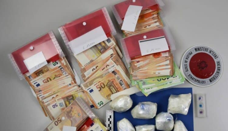 Bolzano, 52enne trovato con 700 g di cocaina nel bagagliaio dell'auto e diversi contanti nell'abitazione