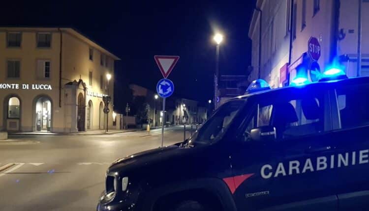 Lucca, arrestato un 39enne per i reati di furto, detenzione di materie esplodenti, violenze e resistenza a Pubblico Ufficiale