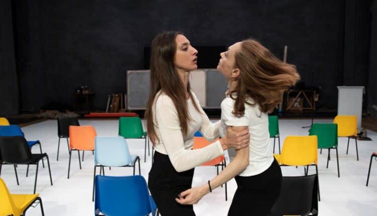 La Spezia, Teatro Civico La Spezia inaugura la stagione di Prosa 2021/2022 in scena "Sorelle" di Pascal Rambert.