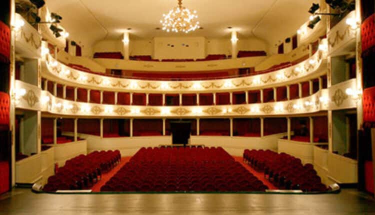 Verona, Grande Teatro: spazio ai nuovi abbonati. Da mercoledì in vendita i biglietti per i prossimi due spettacoli