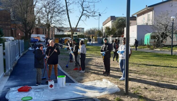 Rovigo, realizzata una iniziativa di urbanismo tattico si è concluso il percorso di gioco e divertimento lungo 70 metri